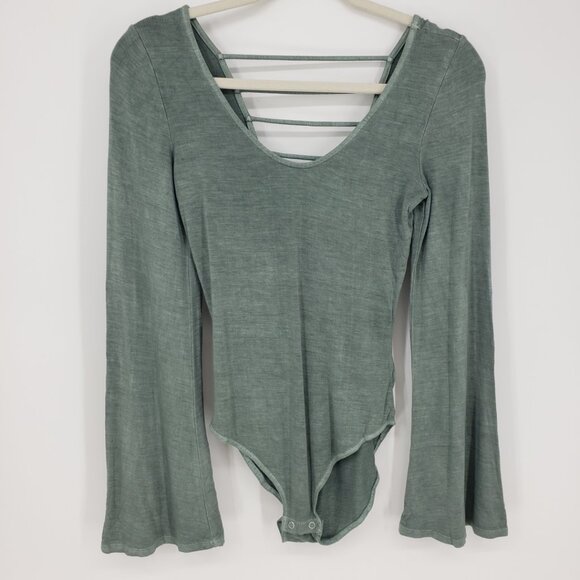 3/$25 American Eagle Long Flare Sleeve Bodysuit S Scoop Neck Strappy Sage Green - Picture 1 of 10